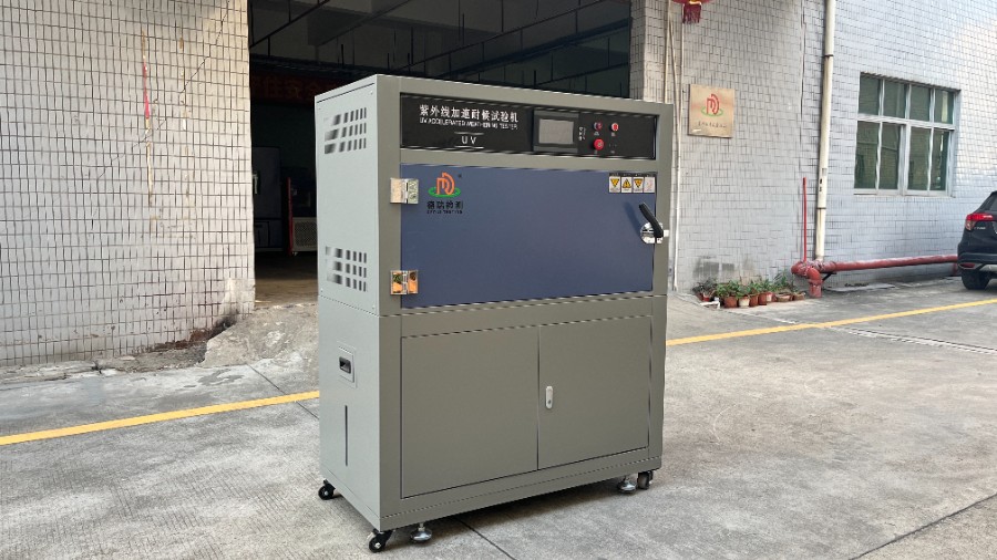 汽車外飾件紫外老化試驗(yàn)箱應(yīng)用設(shè)計(jì)