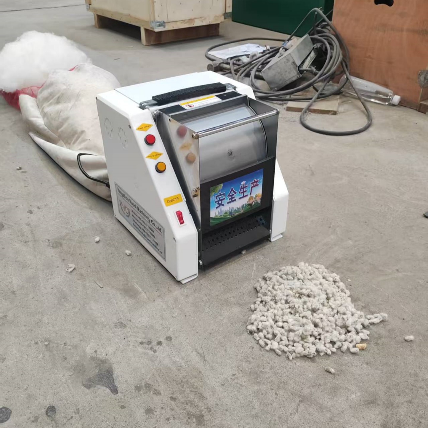 HZU22‑500G 11 片锯刃棉籽脱绒机顺利交货 助力棉花样品前处理工作