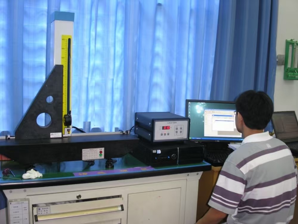 <strong><strong>JKZC-CC500E+型直角尺检查仪</strong></strong>1.jpg JKZC-CC500E+型直角尺检查仪